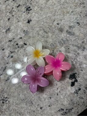 Set of 3 Floral Hair Clips - White, Pink & Lavender